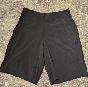 NWOT ATHLETA Brooklyn Shorts - size 6 - Black